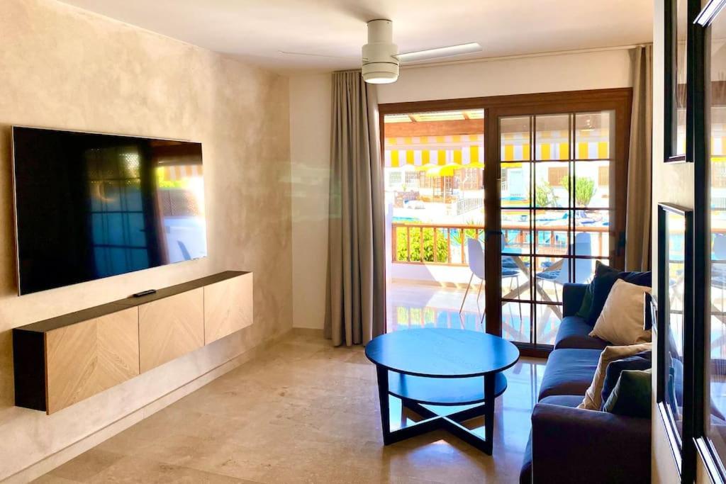 Stylish & Modern 1 Bedroom Suite On Frontline Of Playa Del Duque 아데제 외부 사진